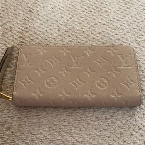 Louis Vuitton Empriente Zippy Wallet ❤️